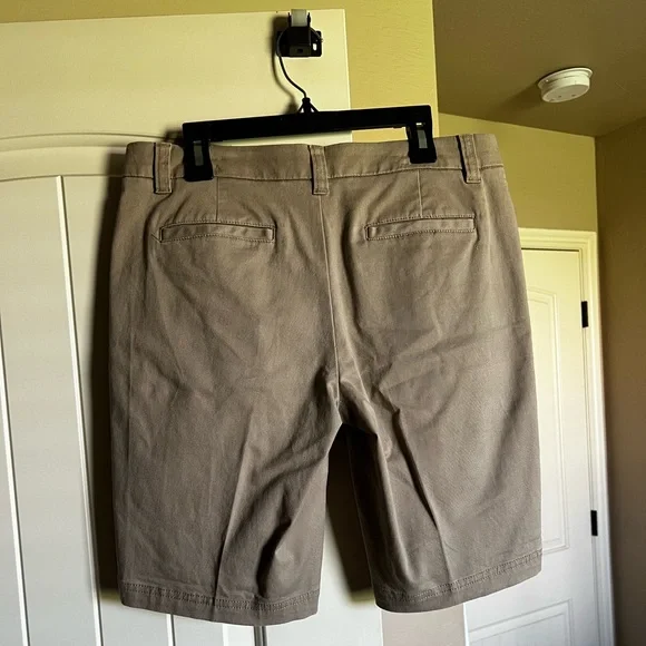 BCG Women’s Active Golf Shorts - Khaki - Picture 2 of 2